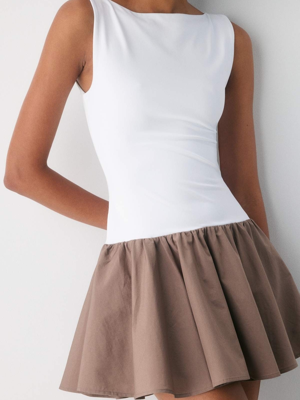 Aritzia Babaton Segment Dress Drop Waist Boat Kneck - L - Brown White